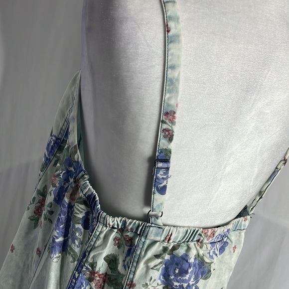 Torrid denim looking floral tank top size 1 - Picture 3 of 8